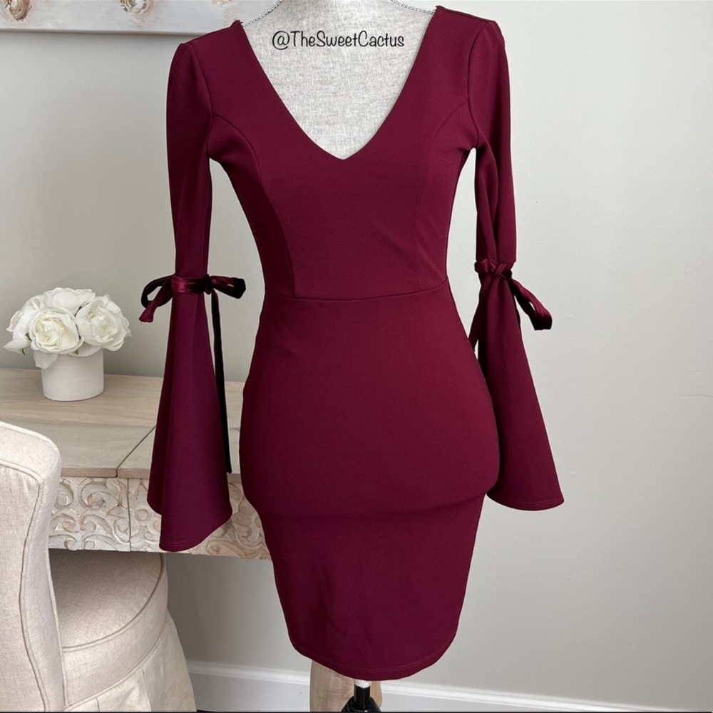 Lulu’s Once In A While Bell Sleeve Velvet Tie V Neck Mini Dress XS Dark Red - Picture 7 of 17